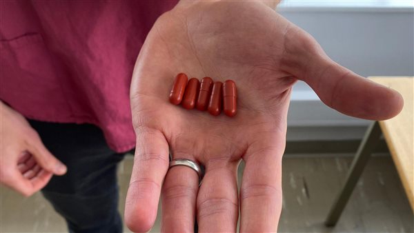 Can 'poo pills' fight superbugs? Groundbreaking trial offers new hope